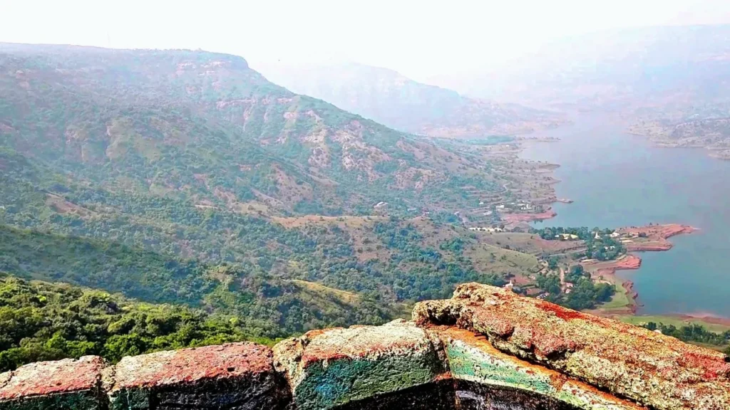 echo point near kates point in mahabaleshwar