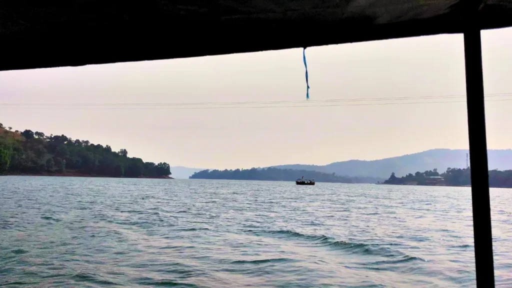 triveni sangam at tapola in mahabaleshwar