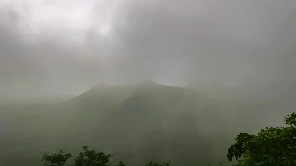 cloudy weather at bafariyo dungar