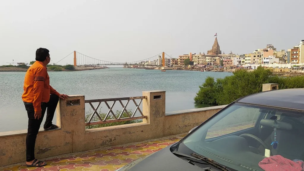 सौराष्ट्र में dwarkadish temple in dwarka