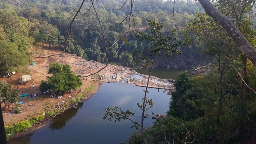 devghat waterfall location distance from surat