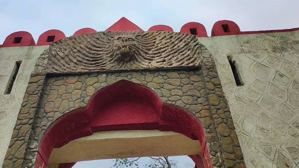 entrance of songadh fort